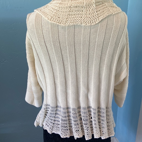 Anthroplogie Elizabeth Gillette cardigan - very delicate- size M - Picture 3 of 4